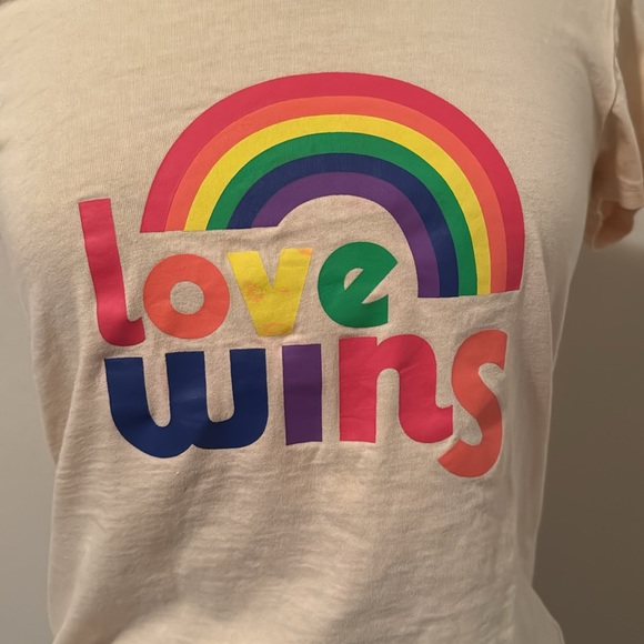 Love Wins Women’s T-Shirt Small - Picture 2 of 7